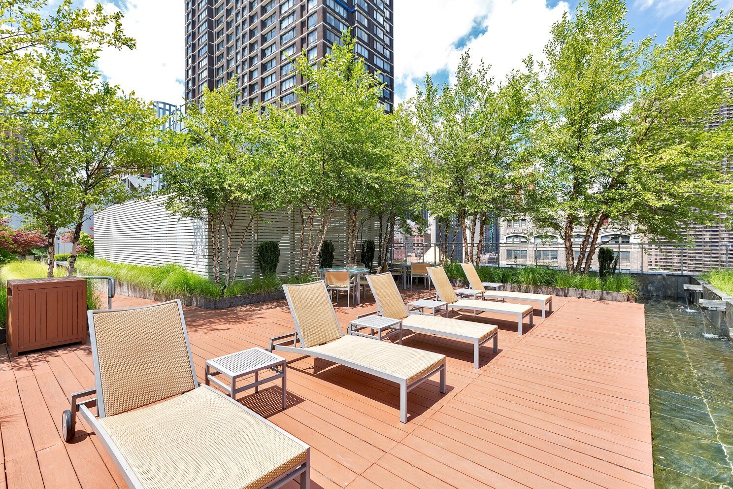 303 East 33rd Street rooftop sundeck